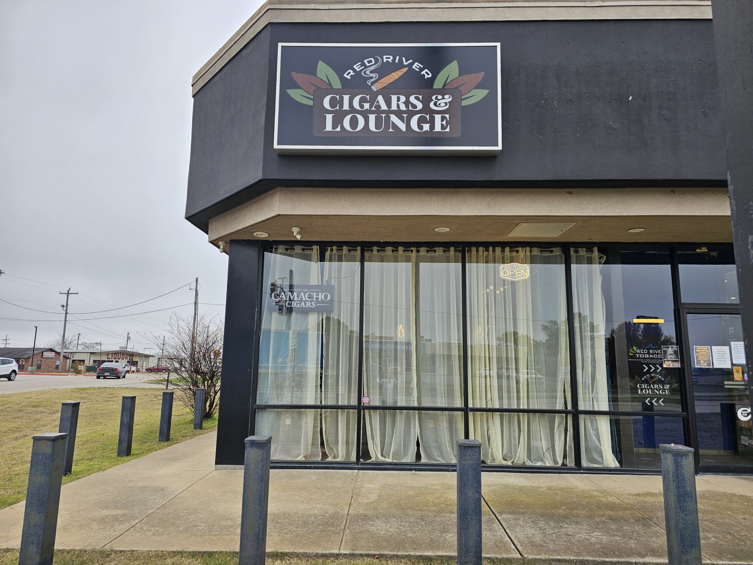 Red River Cigars & Lounge